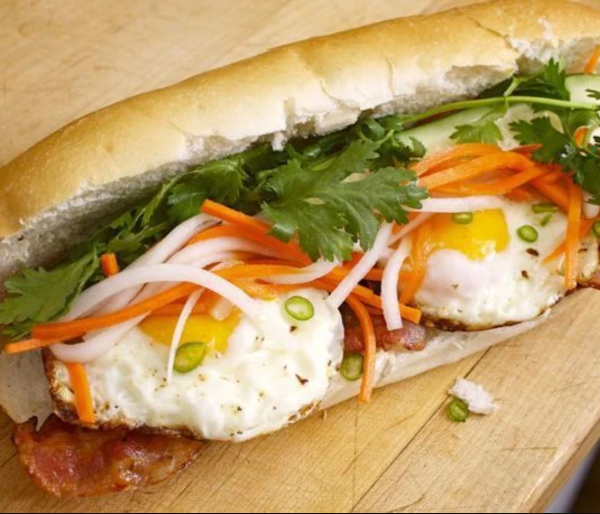 B4. Banh Mi Trung Op La
