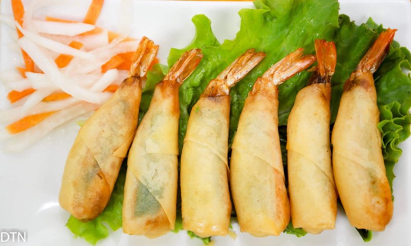 A4. Shrimp deep fried with house sauce (Tom lan bot chien) (6)