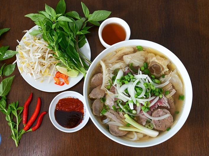 5. Noodle soup with eye round steak, well-done flank marble brisket, soft tendon, and tripe