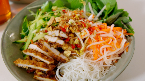 30. Vermicelli with grilled pork