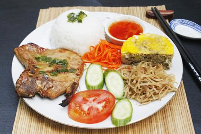 R5. Viet Town Special Rice Plate / Com Tam Suon Bi Cha