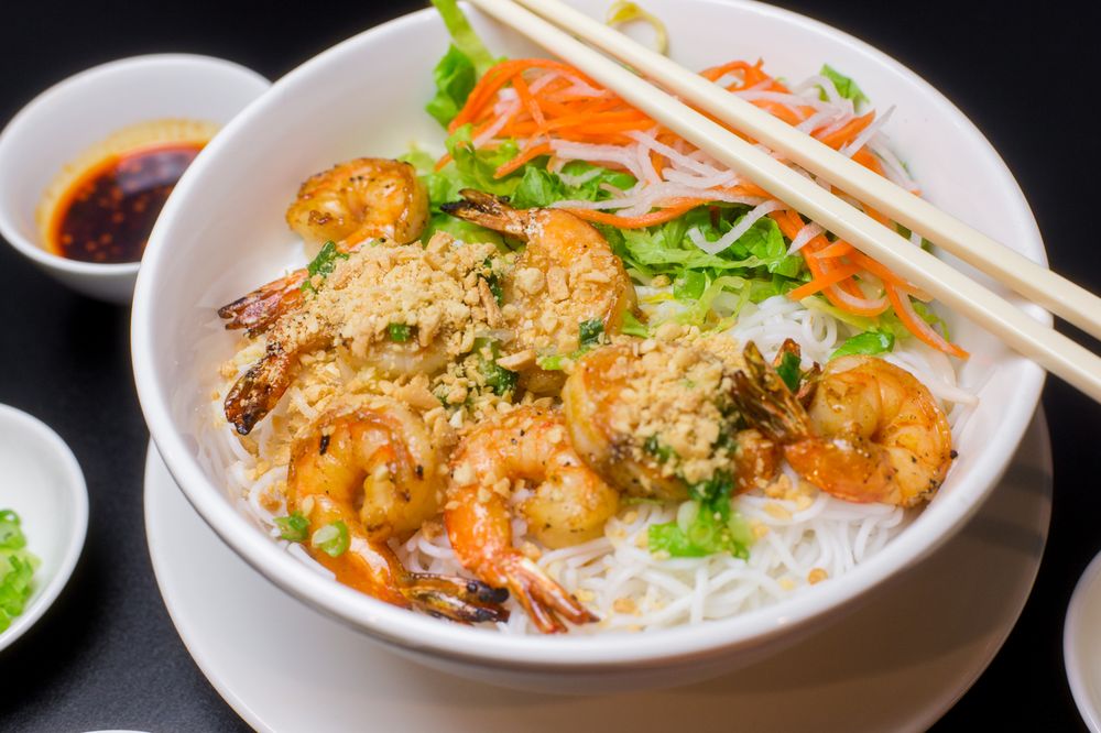 B 05.Grilled Shrimp W/ Rice Vermicelli (Bun Tom Nuong)