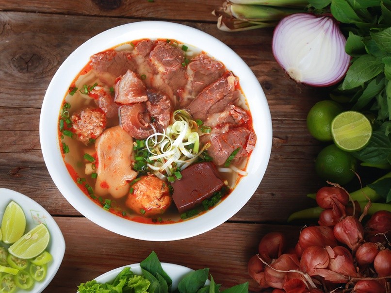 B1. Bun Bo Hue (L)