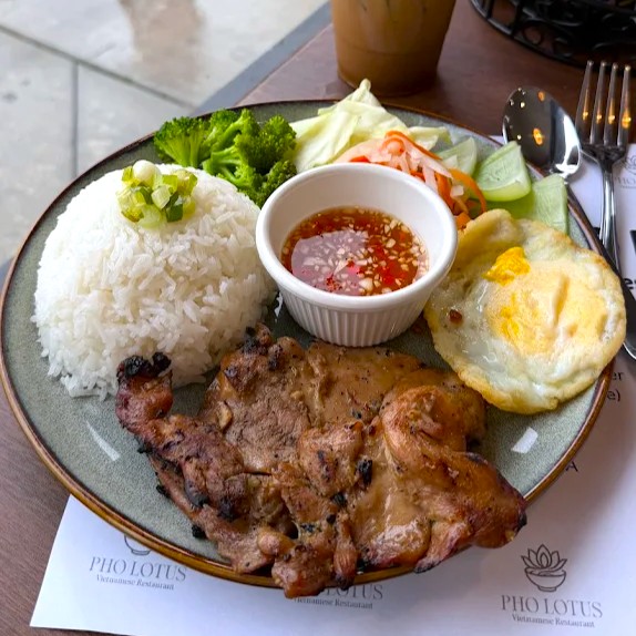 BANH MI THIT HEO NUONG (Grilled pork bread)
