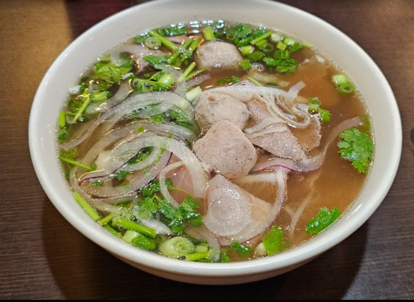 C2. Eye Round, Brisket, and Beef Ball Pho (L)