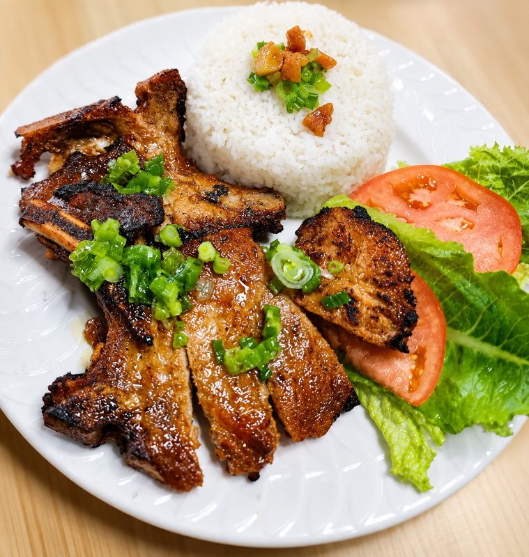 Grilled salmon with vegetables