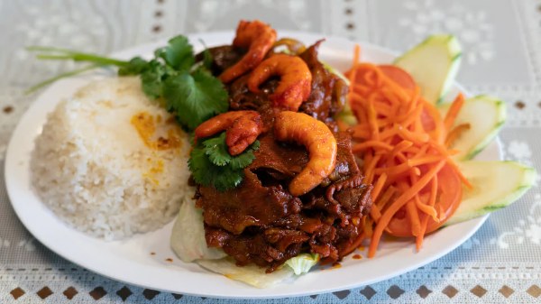 R2. Grilled Pork with Shrimps Plate