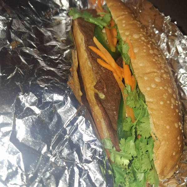 Baguette Grilled Beef Banh Mi