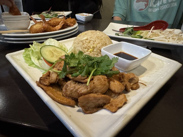 C3.. Com Ga Nuong/steam Rice served with grilled Chicken
