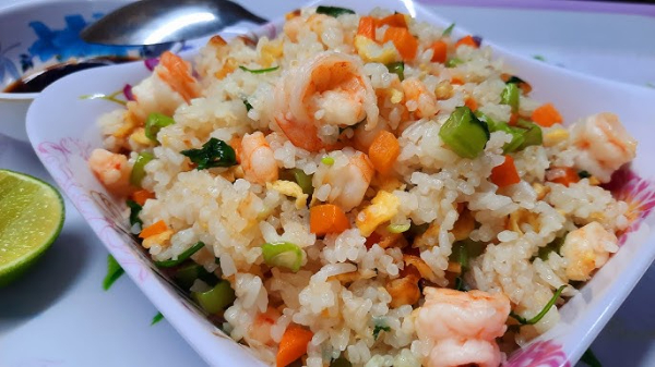 CC4. Com Chien Tom/Fried Rice and Grilled Shrimps