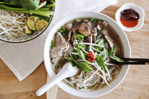 20P. Well-Done Brisket, Tendon & Tripe Soup / Chin, Gan, Sach