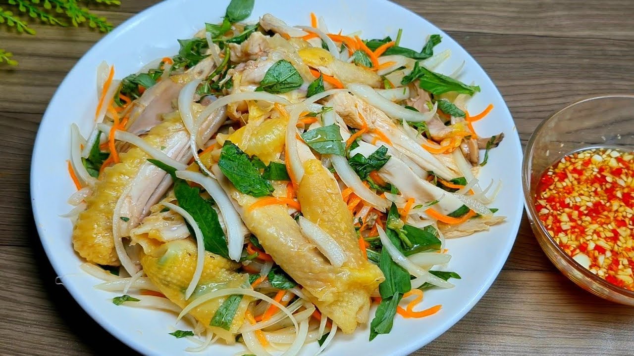 G4. Cabbage Chicken Salad (Goi Ga)