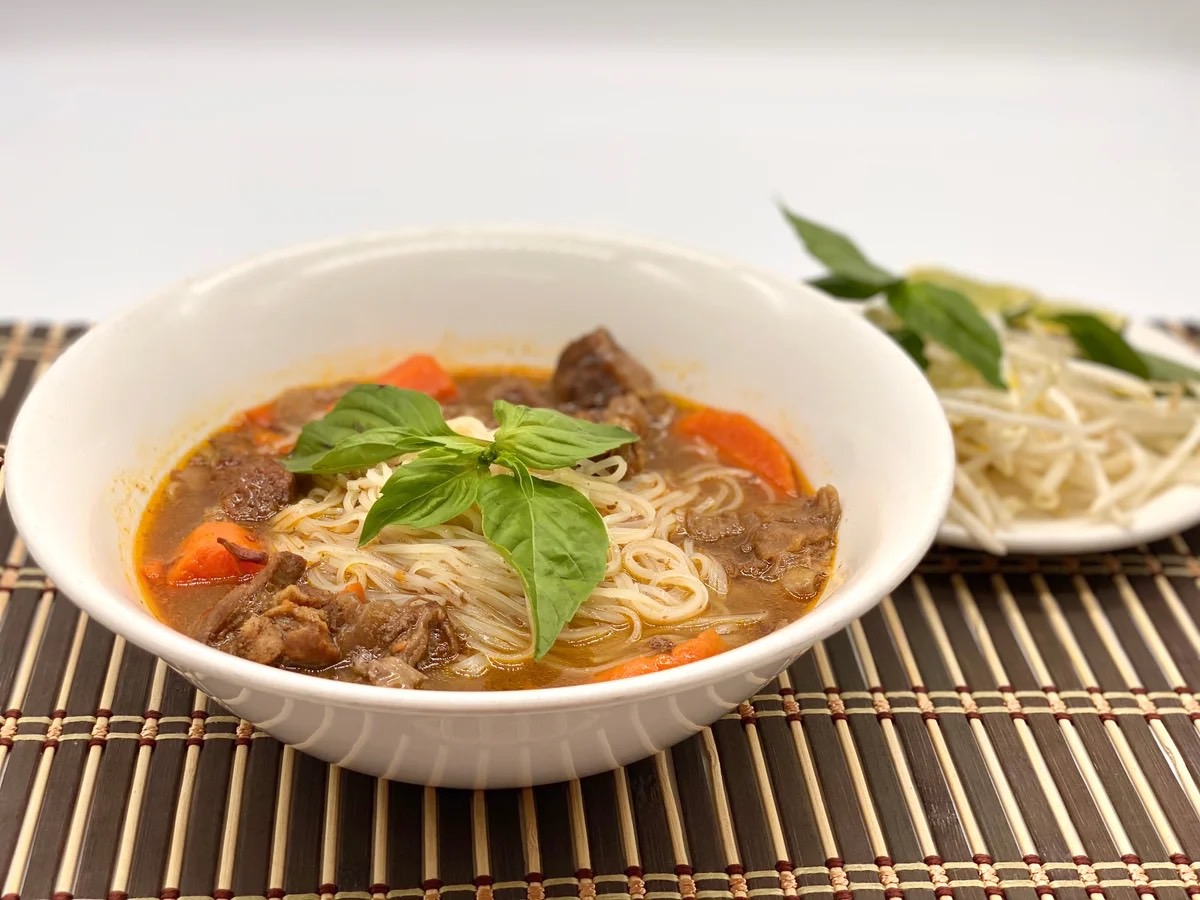 Spicy Sauteed Beef Pho (NEW)/ Pho Sa Te