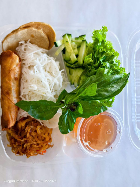 V6. . Fried Tofu Vermicelli (Tofu, Pork Roll, Shredded Pork)