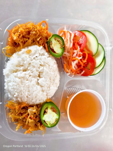 R3. . Lemongrass Chicken Rice Plate (Lemongrass Chicken, Shredded Pork, Tofu)