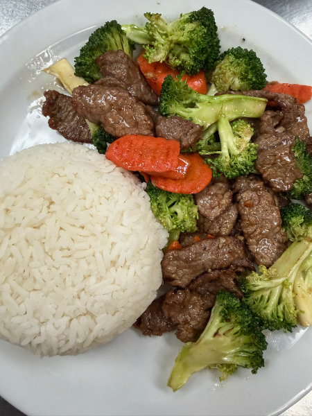 C7. Beef and Broccoli + White Rice