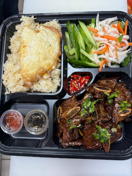 C36.. Korean Beef Short Ribs with Fried Rice | Com Suon Bo Dai Han