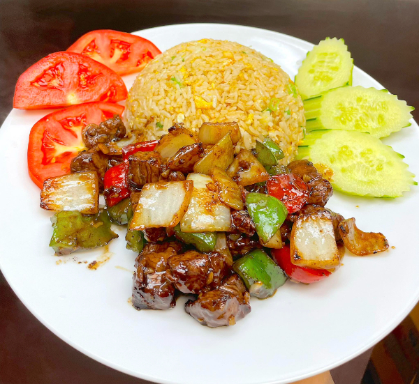 R4. Shaking Beef (Bo Luc Lac)