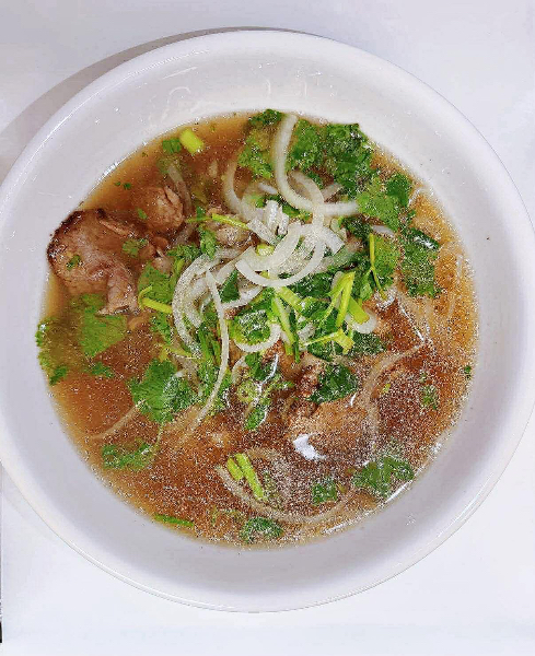 P8. Stir-fried Filet Mignon Pho (Pho Tai Lan)