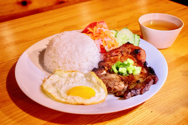 R5. Grilled Pork Chops (Com Suon Nuong)